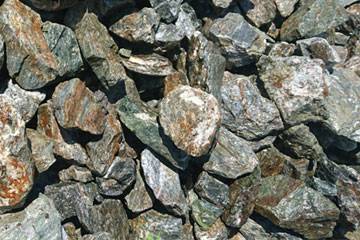プロの植木職人がオススメする ロックガーデン用の栗石 グリ石